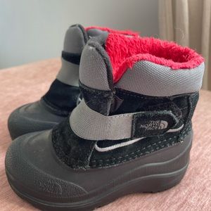 Waterproof winter baby/toddler boots size 8